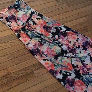 Floral strapless maxi dress